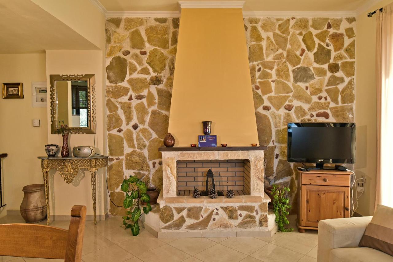Olive Farm Villa Agia Marina  Luaran gambar